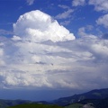  Les nuages donnent naissance à un Cumulonimbus Calvus. Au radar, un orage éclate bien là-dessous.