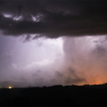 Un autre orage traverse Urt-Bardos avec toujours un rideau pluvieux bien visible...