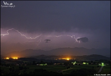31 Août 2015  à 01h15 Intra-nuageux sur les Pyrénées