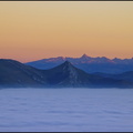 17h45 - Mer de nuages accompagnée du Pic de Behorleguy (1 265 m) et du Pic d'Anie (2 504 m)